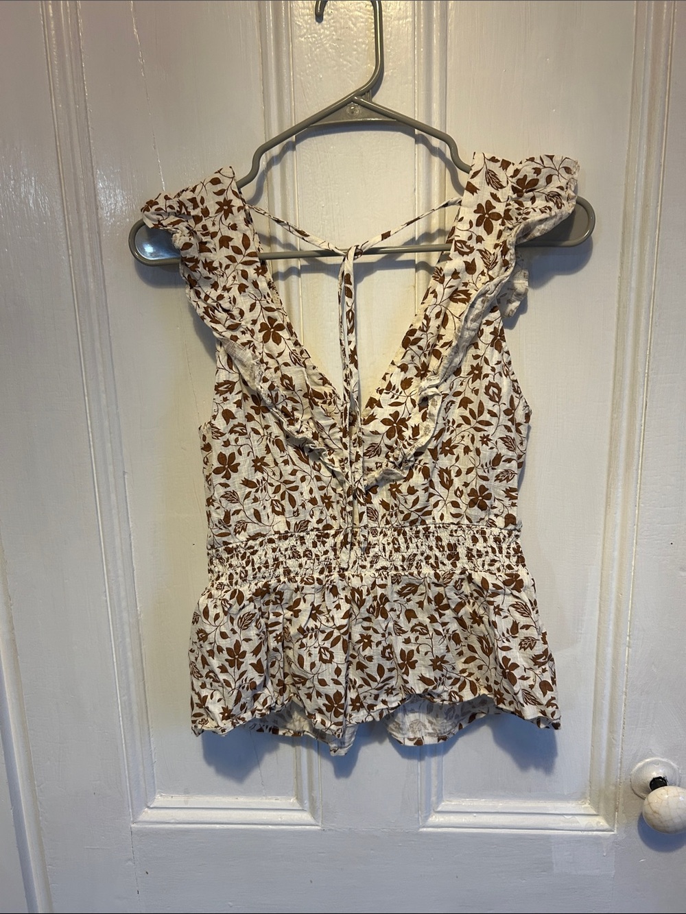 Old Navy Brown Floral Ruffle V-Neck Blouse - Picture 2 of 2